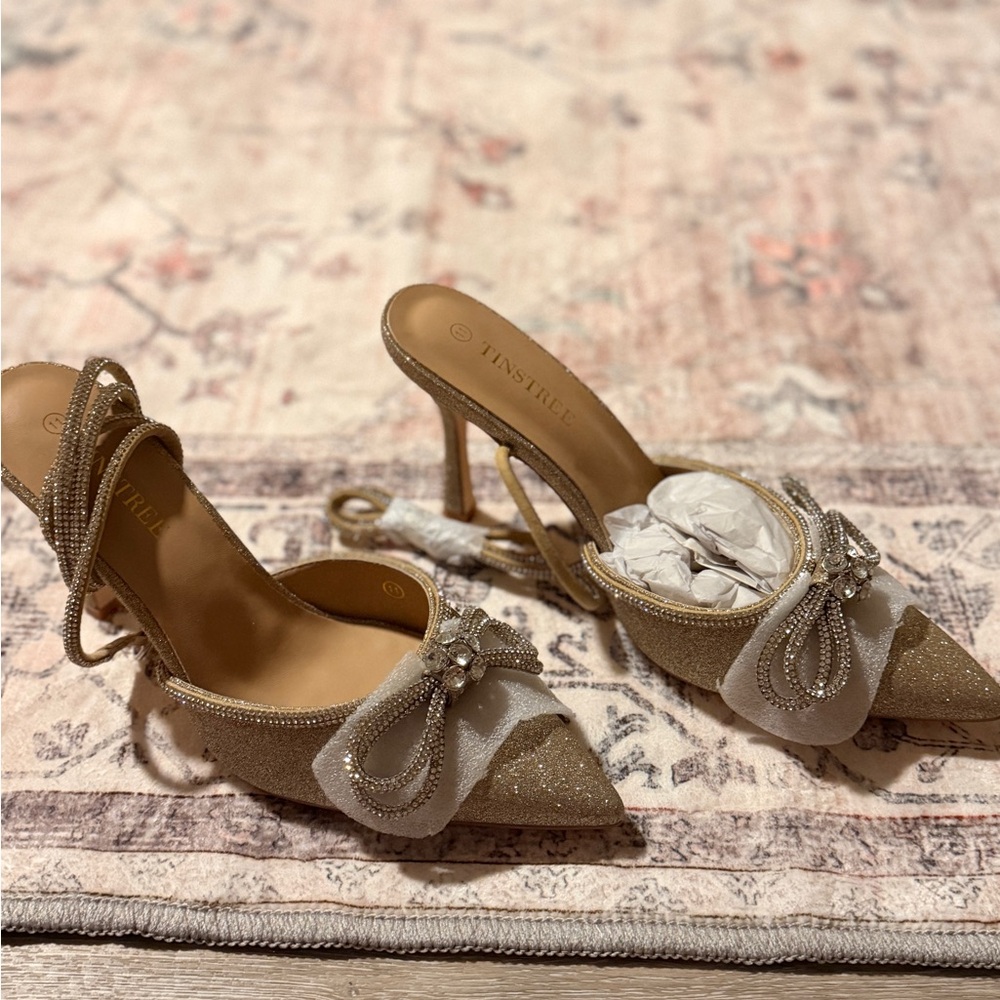 Gold, shimmer, bling